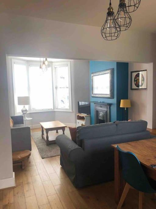 Gloucester Rd 2 Mins Away - Fab, New, Trendy House Бристоль Экстерьер фото